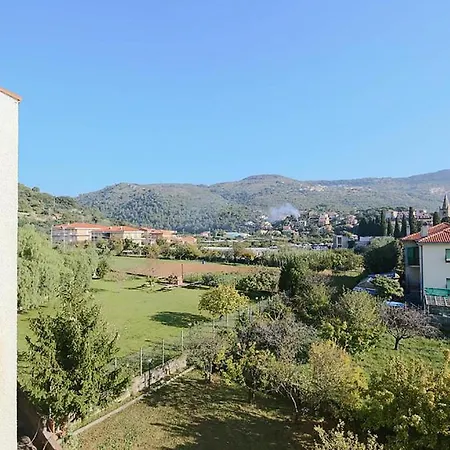 Beautiful In With 1 Bedrooms, Wifi And Outdoor Swimming Pool