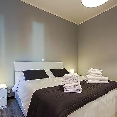 Beautiful In With 1 Bedrooms, Wifi And Outdoor Swimming Pool