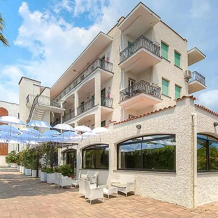 Appartamento Beautiful In With 1 Bedrooms, Wifi And Outdoor Swimming Pool *