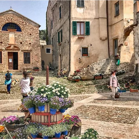 Beautiful In With 1 Bedrooms, Wifi And Outdoor Swimming Pool Appartamento